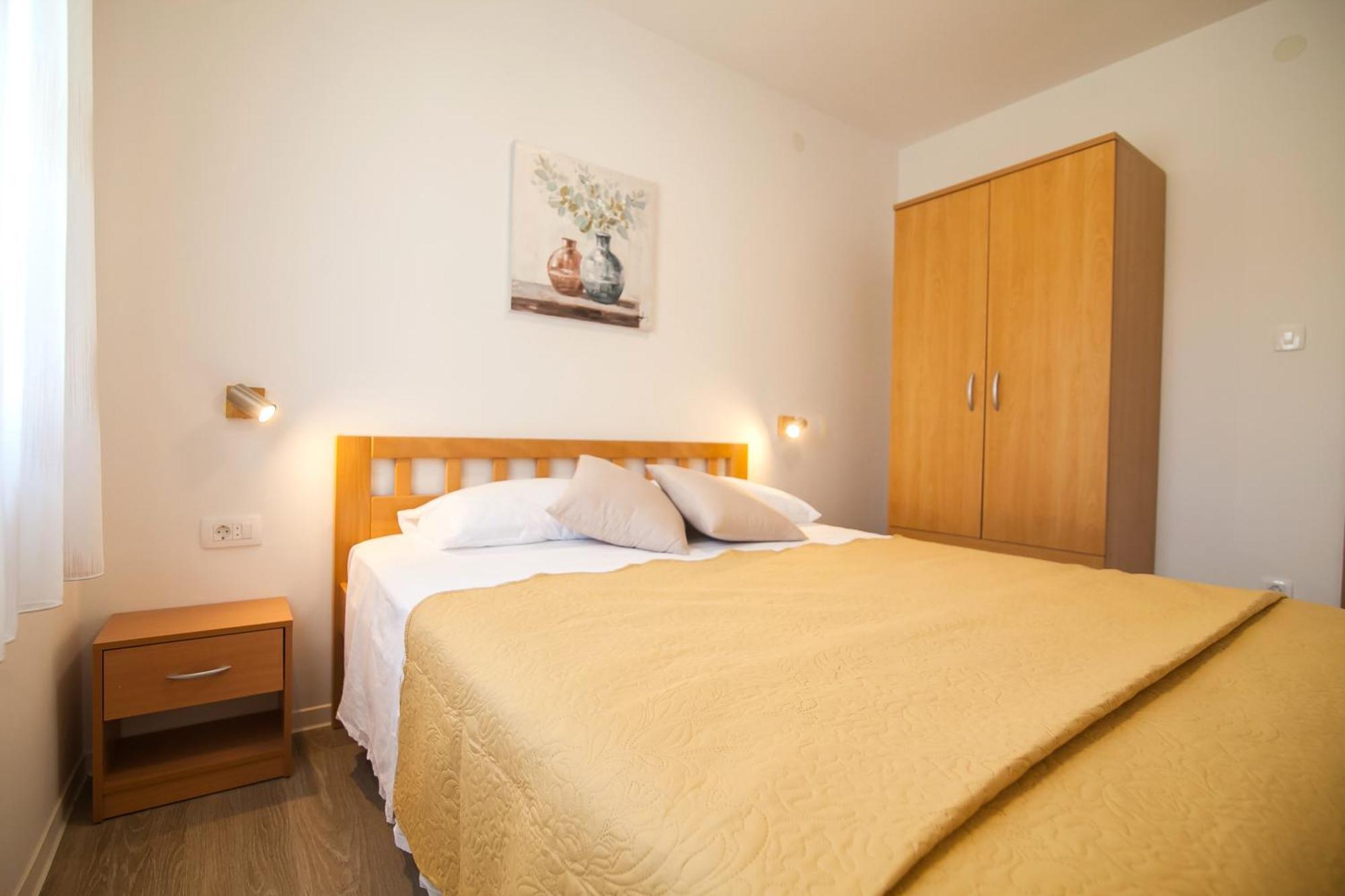 Sirius Apartments Bol Eksteriør billede